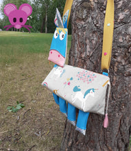 Charger l'image dans la galerie, Patron et tutoriel couture PDF Naëlle la zébrelle - sac bandoulière zèbre pour enfant - Sacaptiloup