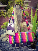 Charger l'image dans la galerie, Patron et tutoriel couture PDF Naëlle la zébrelle - sac bandoulière zèbre pour enfant - Sacaptiloup