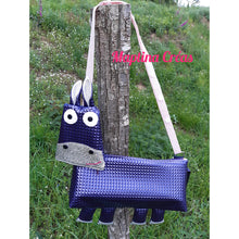 Charger l'image dans la galerie, Patron et tutoriel couture PDF Naëlle la zébrelle - sac bandoulière zèbre pour enfant - Sacaptiloup
