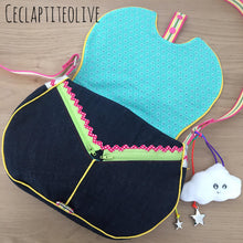 Charger l'image dans la galerie, Patron couture et tutoriel du S'a(r)c-en-ciel - besace arc-en-ciel - sac bandoulière - Sacaptiloup