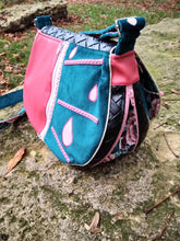 Charger l'image dans la galerie, Patron couture et tutoriel du S'a(r)c-en-ciel - besace arc-en-ciel - sac bandoulière - Sacaptiloup