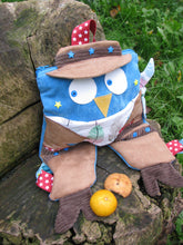 Charger l'image dans la galerie, Patron et tutoriel couture de Matt, le cowboy aux longues pattes - sac à dos enfant - hibou