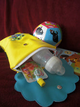 Charger l'image dans la galerie, Sac d'école maternelle/crèche/sac à goûter/sac à doudou enfant lion en simili cuir beige (crinière arrondie)