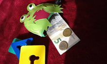 Charger l'image dans la galerie, trousse à bijoux grenouille en simili cuir