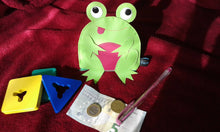 Charger l'image dans la galerie, trousse à bijoux grenouille en simili cuir