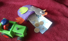Charger l'image dans la galerie, trousse à maquillage poule en simili cuir