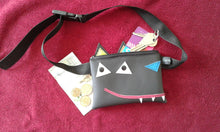 Charger l'image dans la galerie, Pochette/sacoche enfant loup en simili cuir