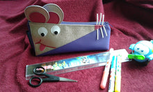 Charger l'image dans la galerie, Trousse de maquillage souris en simili cuir