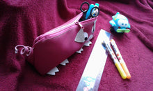 Charger l'image dans la galerie, Trousse de maquillage petit cochon en simili cuir
