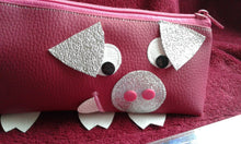 Charger l'image dans la galerie, Trousse de maquillage petit cochon en simili cuir