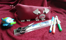 Charger l'image dans la galerie, Trousse de maquillage petit cochon en simili cuir