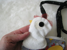 Charger l'image dans la galerie, Patron et tutoriel PDF de Charlotte la cocotte - mini pochette- sac bandoulière - Pâques - poule