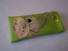 Charger l'image dans la galerie, Patron et tutoriel couture de Cléante l'éléphante et Ella le Panda - étui à lunettes - pochette éléphant