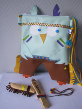 Charger l'image dans la galerie, Patron et tutoriel couture d'Eustache le hibou Apache - sac à dos enfant - hibou -indien