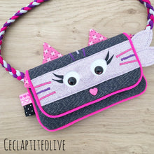 Charger l'image dans la galerie, Patron couture et tutoriel de Mahé, le p'ti Masqué - pochette super chat - banane super chat enfant - Sacaptiloup