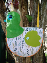 Charger l'image dans la galerie, Patron et tutoriel PDF de Charlotte la cocotte - mini pochette- sac bandoulière - Pâques - poule