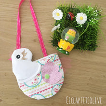 Charger l'image dans la galerie, Patron et tutoriel PDF de Charlotte la cocotte - mini pochette- sac bandoulière - Pâques - poule