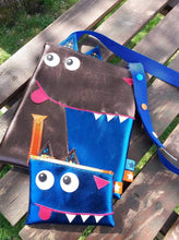 Charger l'image dans la galerie, Patron couture et tutoriel Mes rigolos aux grands crocs - pochette bandoulière loup -porte-monnaie loup- sac loup