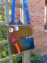 Charger l'image dans la galerie, Patron couture et tutoriel Mes rigolos aux grands crocs - pochette bandoulière loup -porte-monnaie loup- sac loup