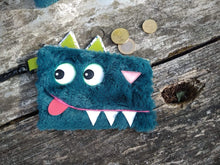 Charger l'image dans la galerie, Patron couture et tutoriel Mes rigolos aux grands crocs - pochette bandoulière loup -porte-monnaie loup- sac loup